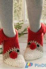 Drops Design -  Sneaky Santa Slippers - English, German, French, Spanish, Dutch - Free