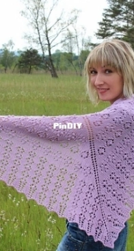 Berry Yogurt Shawl by Ágnes Kutas - English