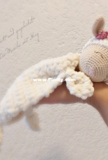 Verstrickt und zugehakelt - Die Masche mit Herz - Anna Komnick - Cuddly Lovey little sheep Rosalie - German