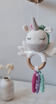 Virkat by By - Lizette - Rattle Lumi Unicorn - Skallra Lumi Enhörning - English - Swedish - Free