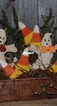 Olde Annie Primitives - Annie Greene - Will Spook for Treats Ghost and Candy Corn Gathering No.151