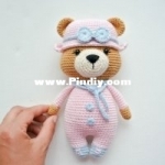 Rnata - Natalia Ruzanova - Chloe the Bear Aviator -  Portuguese