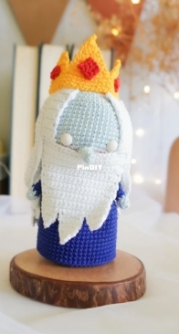 The Looped Crafts - Aimy Loren Fernandez - Minigurumi Ice King - Portuguese