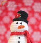 Repeat crafter me- Crochet Snowman by Sarah Zimmerman - Free