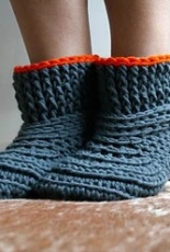 Luz Mendoza - Lazy Sunday Slippers 185 - English