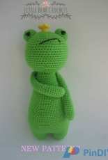 Little Bear Crochets - J. A. Poolvos- King Frog