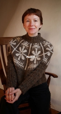 Yardana Sweater by Teti Lutsak