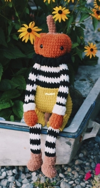 Kitz knits co- Jack O'Lantern - English