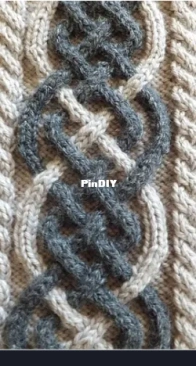 Intarsia Cabled Scarf by Johan Schneiders - Free