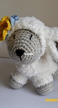 Ambers Creaties - Bit of Collor - Margaret - Lamb in the Meadow - Lammetje in de Wei  - Dutch - Free