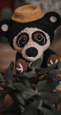 Dani Diro Handmade - Daniela Diaz - Andy the Andean Bear - English