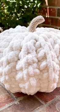 LittleLightDesignCom - Crochet Chunky Pumpkin Pillow Pattern - English