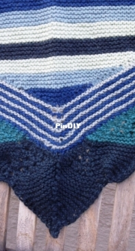 Triangular Shawl Paua by Claudia Finlay-English, German -Free
