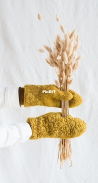 Late Bloomer Mittens by Kristin Ledgett