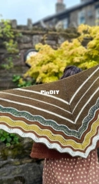 Yeoman Hey Shawl by Nadine Dransfield-Free