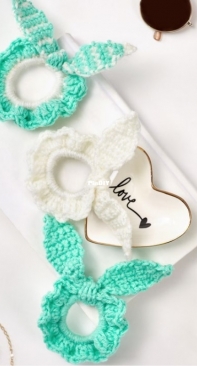 Yarnspirations - Cassandra Bibler - Set of Scrunchies - Free