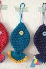 Entrecrochet-  April Fish- English,French-  free