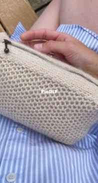 Honey Clutch - translated to Russian by Moms Handles.rf