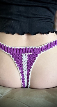 Sweet Treats Thong Crochet - Crysti-Leta Evans - English