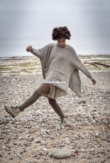 Pocahontas Fav Pullover Poncho by WOOLADDICTS Design Team-English-Dutch-French-German