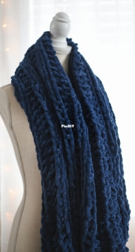 Chunky Wrap by Phanessa Fong-Free