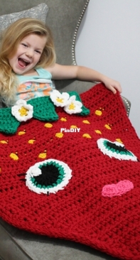 MJs Off The Hook Designs - Michelle Moore - Strawberry Shopkin Inspired Costume/Blanket