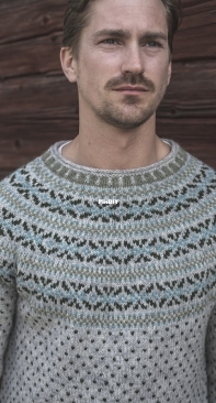 Skald Pullover by Wenche Roald - German,  English, Danish, Dutch, Finnish, Norwegian, Swedish - Free