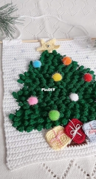 Knitted Toy Zoo - Anna Prishchenko -  Anna Prishenko - Christmas Tree Pillow
