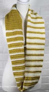 Winding Road Crochet - Lindsey Dale - Reverse Striped Scarf - Free