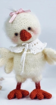 Katerina Gushchina - Little Chicken