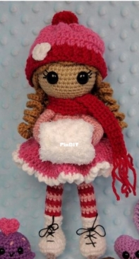 The Left Handed Crocheter - Jennifer Adams - Val. N. Tine