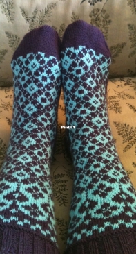 Garland Socks by Lesley Melliship-Free