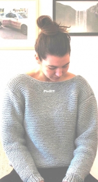 Justine/Open Back Sweater by Svenja Pokora - English