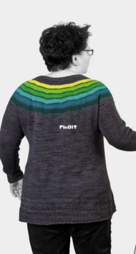 Roundabout by Nicola Susen - English, German