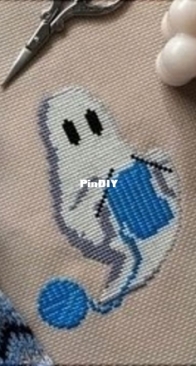 Twisty Threads design - Knitting Ghost XSD