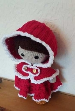 Laura Tegg - Weebee Doll - Hooded Holiday Cape - Free