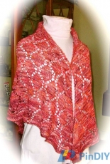 Giardino--A Triangle Shawl by Leslie Gonzalez -Free