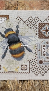 Riznobarvna - Bee by Olya Remeza SAGA