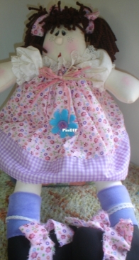 Muñeca tipo Deena
