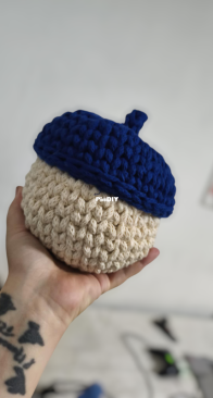 Acorn basket