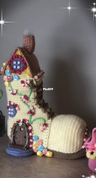 Yarn tales Nastazia Fairy House Boot