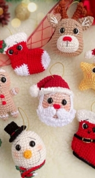 Crocheteira Feliz - Ana Claudia Dognini Valarini - Merry Christmas - Ebook Feliz Natal Feliz - Portuguese