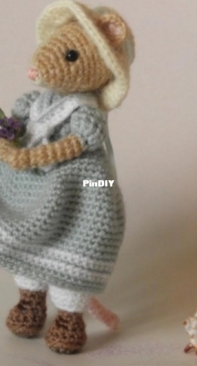 Little Brambles Crochet - Nicola - Seaside Mouse