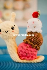 Knot Bad Crochet - Vincent Green-Hite - Laci the Banana Split Snail - Free