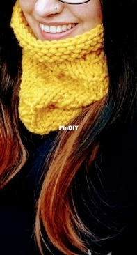 Sunny Cowl by Niccy Jordan-Free