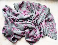 Float shawl by Dawn Barker - English, German