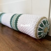 Gek op Haken - Vrolijk Haakmeisje - Jantine Flach - Chic Draft Roll or Roll Cushion - Chique Tochtrol of Rolkussen - Dutch