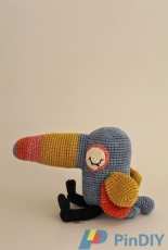 Los Sospechosos - Julieta Azarcoya Aleman - Will the tucan - Spanish