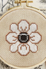 Country Living - White Flower - January-February 2019 - Free
