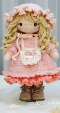 Chik Chik Handmade - Thuy Trang - Rosie the Maid - Rosie de Meid - Dutch